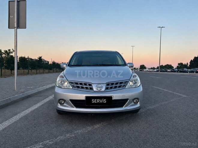 Nissan Tiida-1