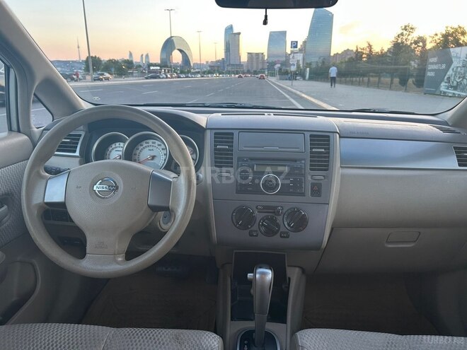 Nissan Tiida-3