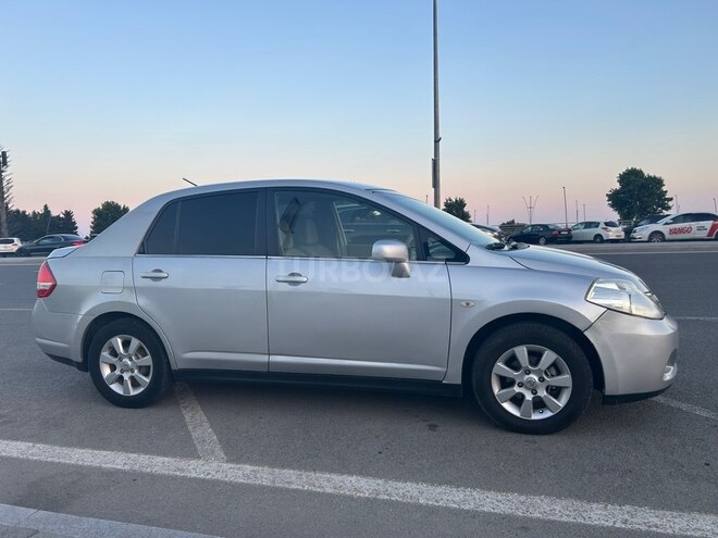 Nissan Tiida-7