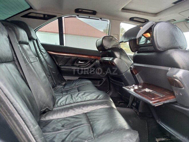 BMW 735-10