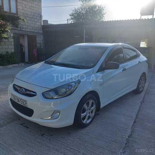 Hyundai Accent-1