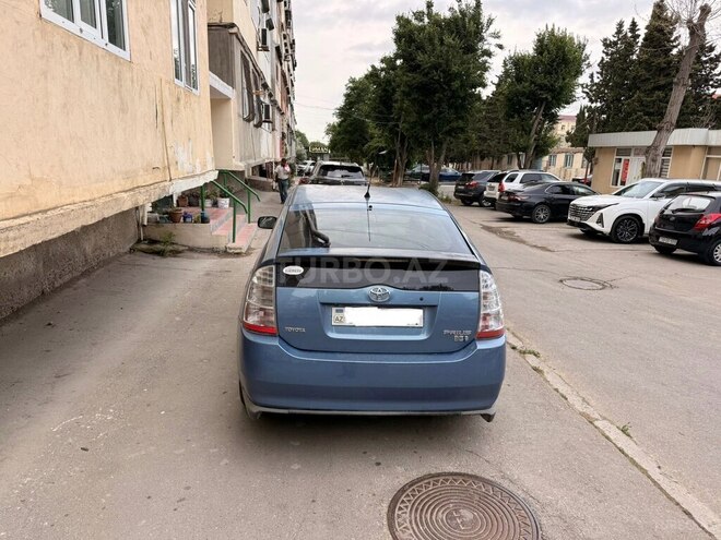 Toyota Prius-5