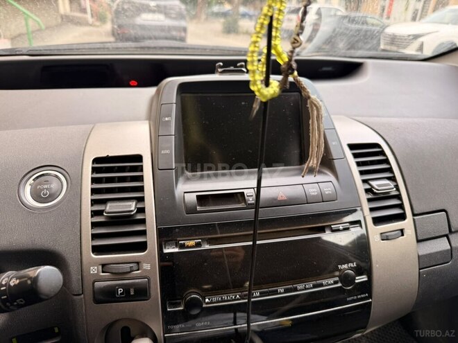 Toyota Prius-11