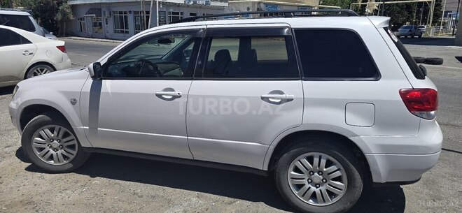 Mitsubishi Airtrek-4
