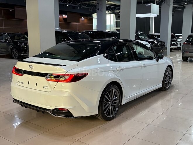 Toyota Camry-6