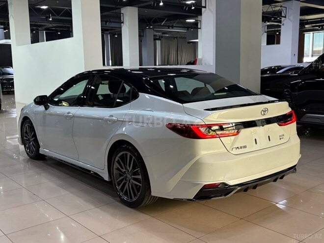 Toyota Camry-5
