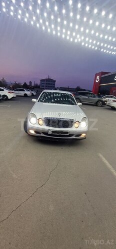 Mercedes E 220-1