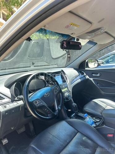Hyundai Santa Fe-13