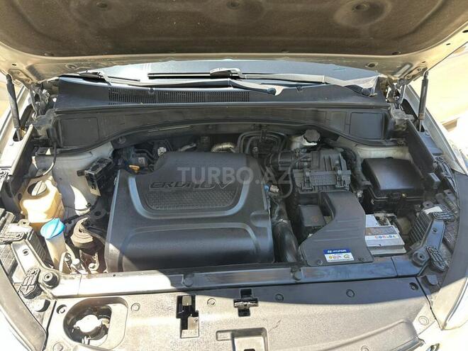 Hyundai Santa Fe-12