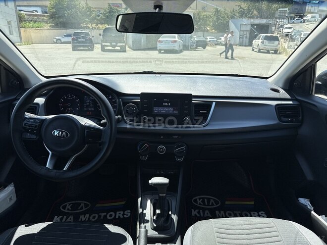 Kia Rio-11