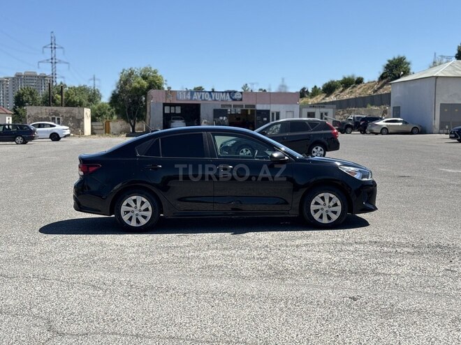 Kia Rio-5
