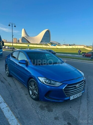Hyundai Elantra-1