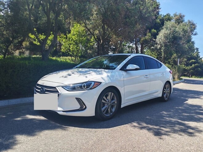 Hyundai Elantra-3