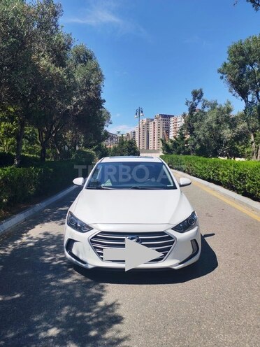 Hyundai Elantra-1