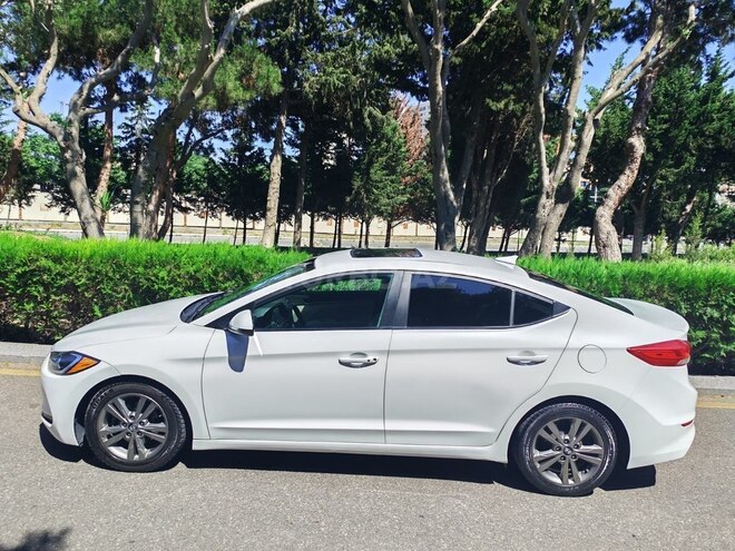 Hyundai Elantra-5
