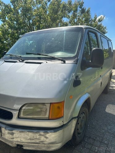 Ford Transit-3
