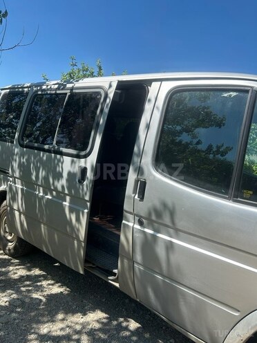 Ford Transit-4