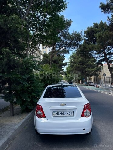 Chevrolet Aveo-3