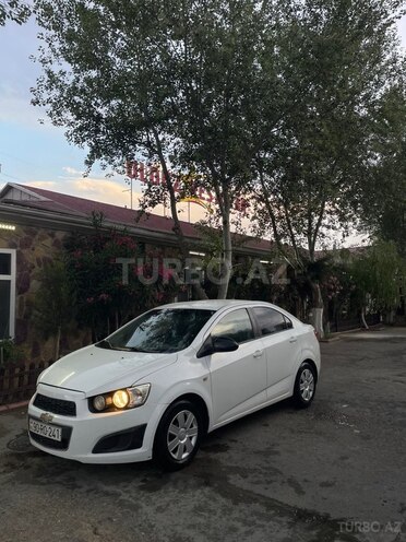 Chevrolet Aveo-5