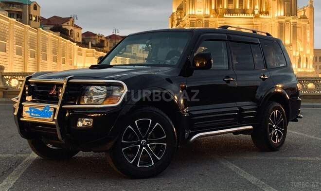 Mitsubishi Pajero-1