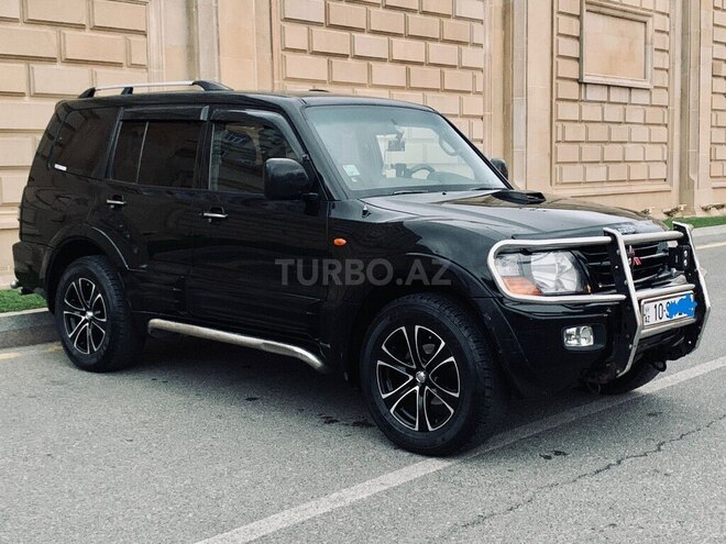 Mitsubishi Pajero-5