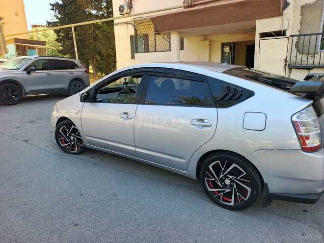 Toyota Prius-2