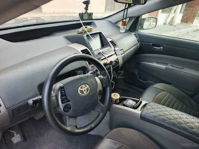 Toyota Prius-16