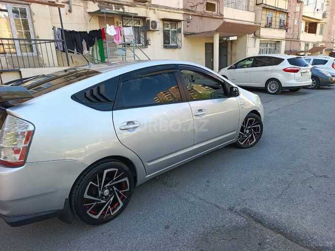 Toyota Prius-4