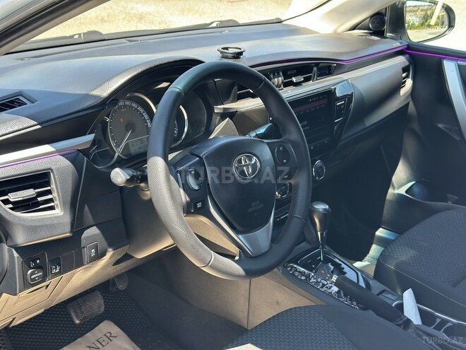 Toyota Corolla-11