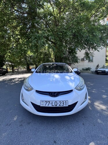 Hyundai Elantra-1