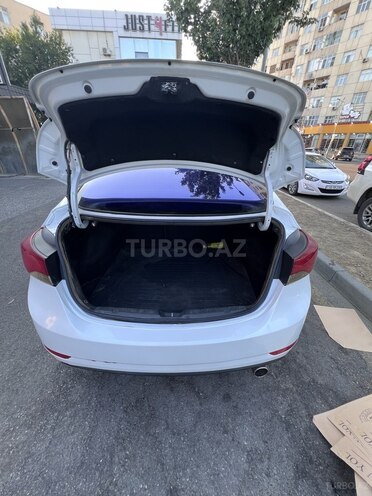 Hyundai Elantra-10
