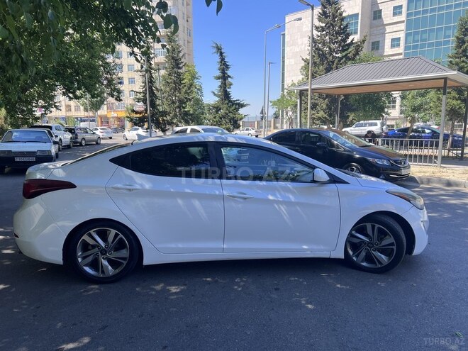 Hyundai Elantra-2