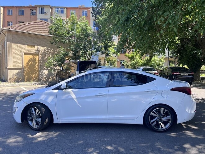 Hyundai Elantra-3