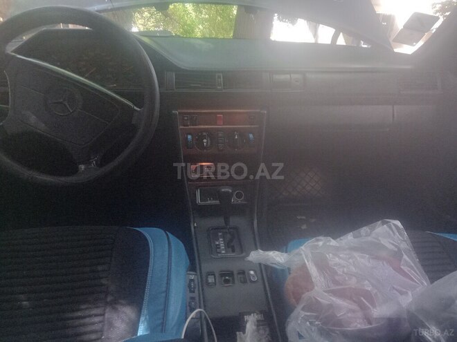 Mercedes 220 E-4