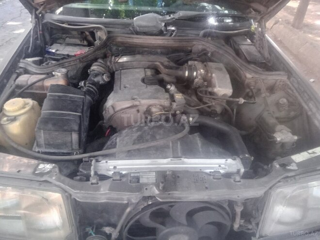 Mercedes 220 E-6