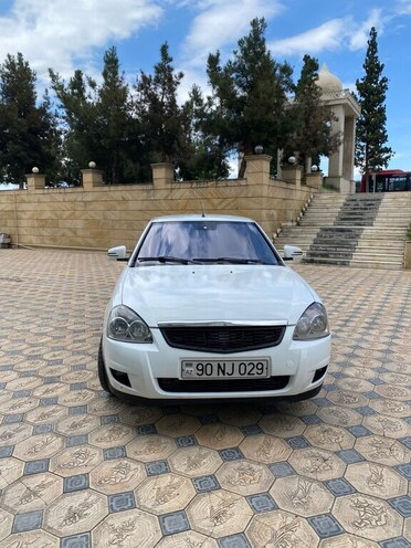 LADA (VAZ) Priora-1