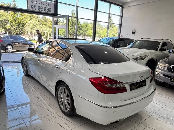 Hyundai Genesis-7