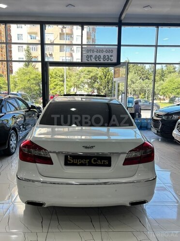 Hyundai Genesis-5