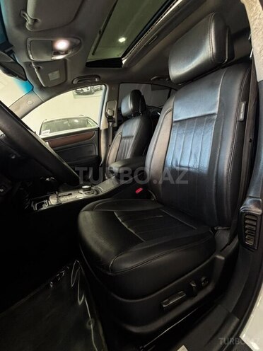 Hyundai Genesis-15