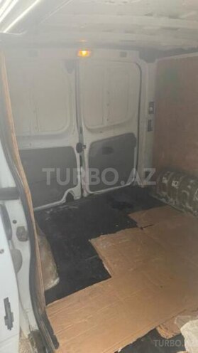 Opel Vivaro-10