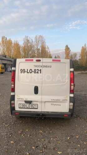 Opel Vivaro-8