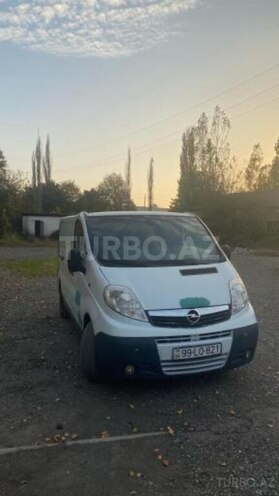 Opel Vivaro-3