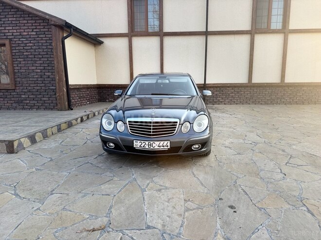 Mercedes E 220-1