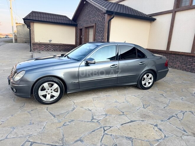 Mercedes E 220-13