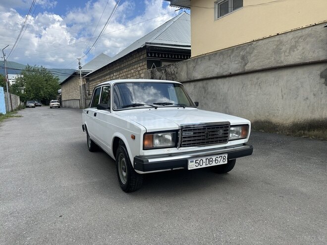 LADA (VAZ) 2107-4