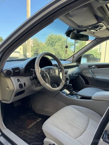 Mercedes C 270-8