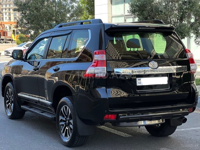 Toyota Land Cruiser Prado-4
