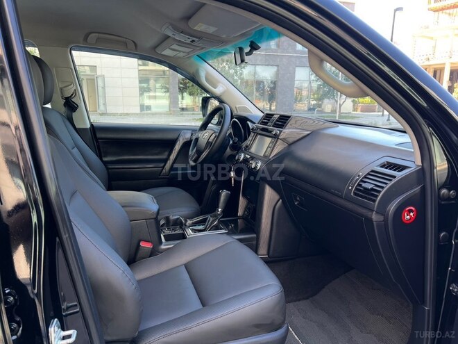 Toyota Land Cruiser Prado-8