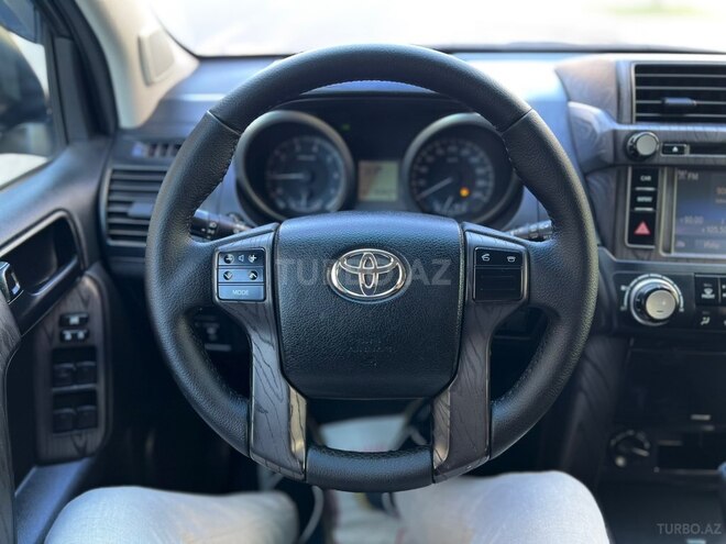Toyota Land Cruiser Prado-15