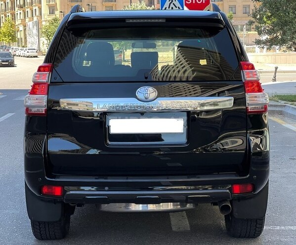 Toyota Land Cruiser Prado-5